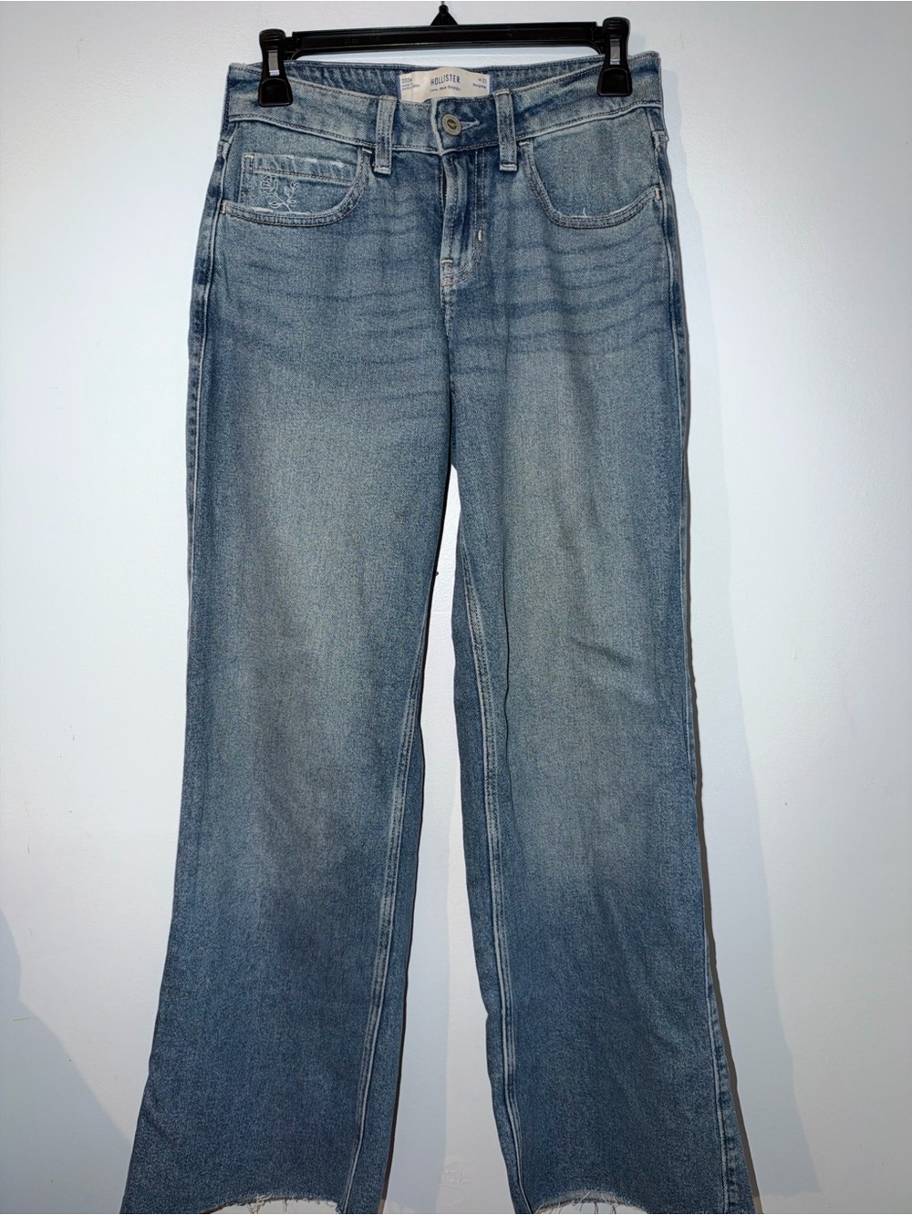 Hollister Low Rise Baggy Jeans W23 Light Wash Embroidered Heart Raw Hem